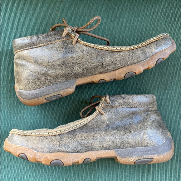 Twisted X
Women's Tooled Chukka Driving Mocs - Picture 7 of 9